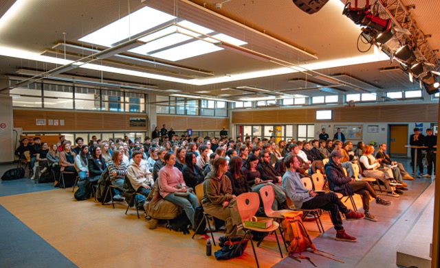 Podiumsdiskussion zur Bundestagswahl 2025